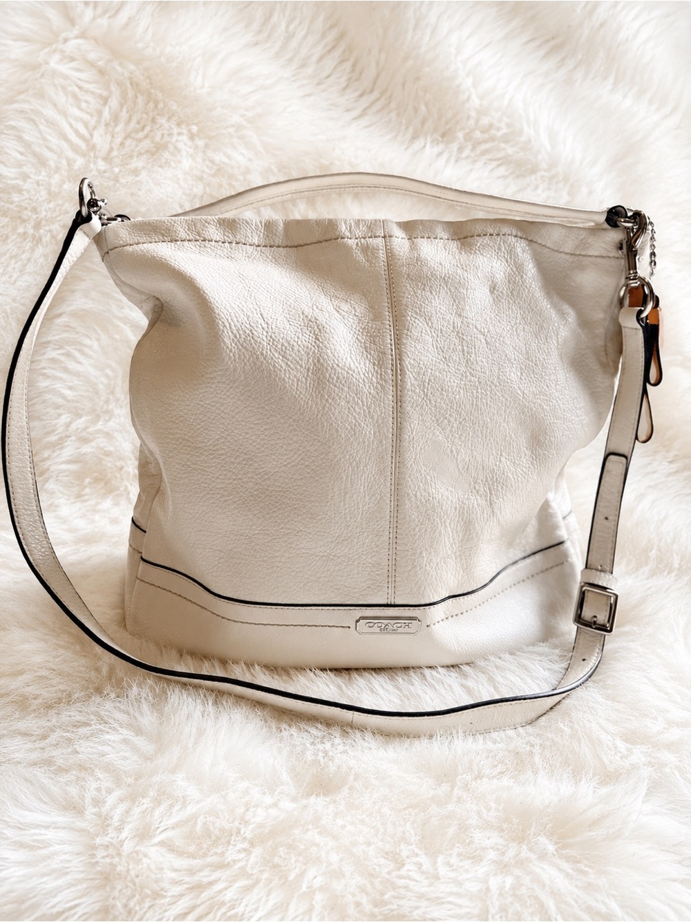 COACH Park White/Ivory Pebbled Leather Hobo w/Stunning Orange 🧡 Interior